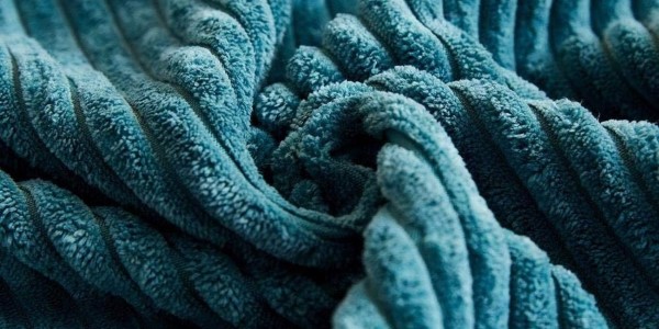 تصویر 4 از قیمت پتو مسافرتی پلیسه + خرید باور نکردنی